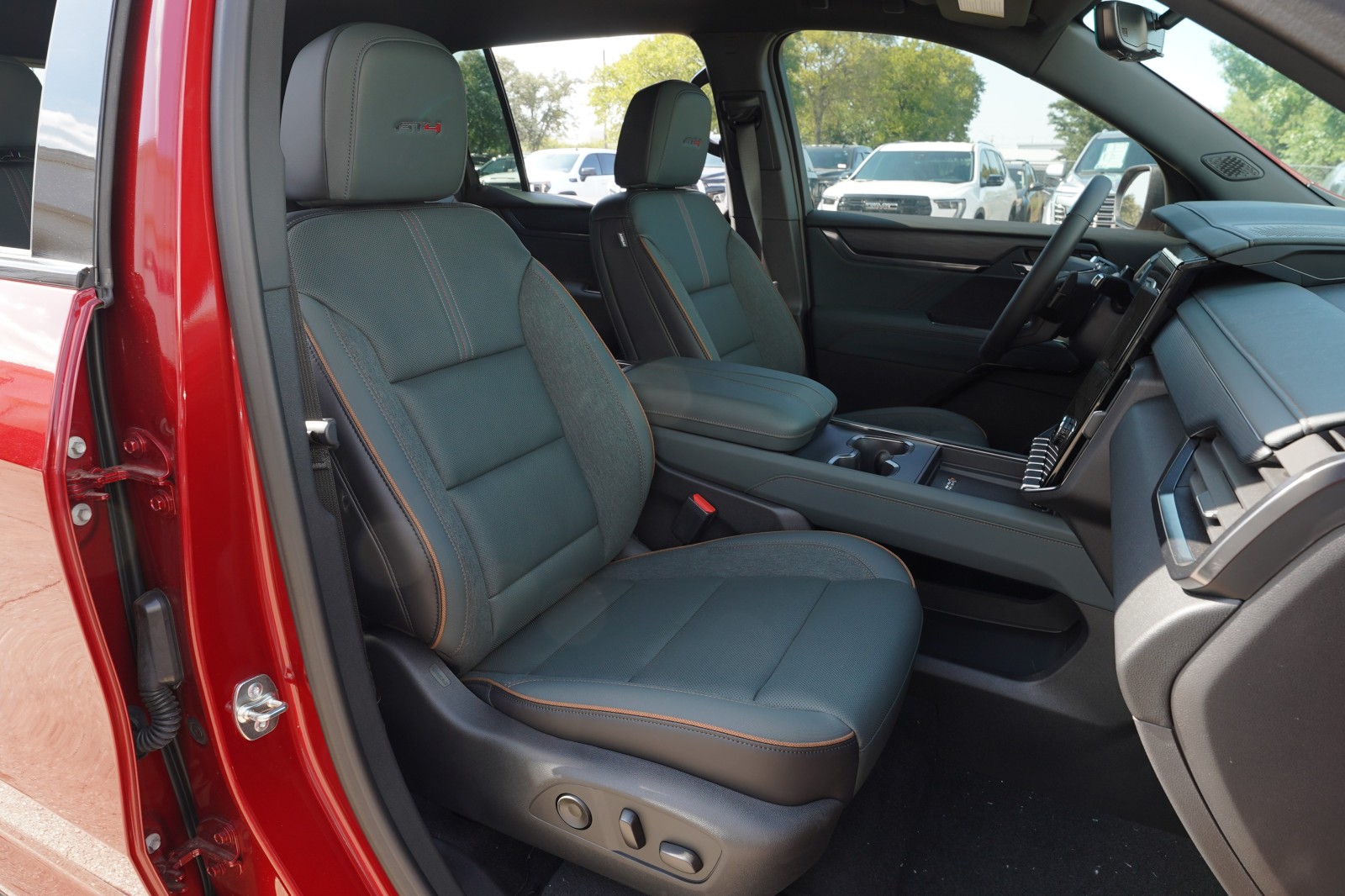 2026 GMC Acadia AT4 - Photo 27