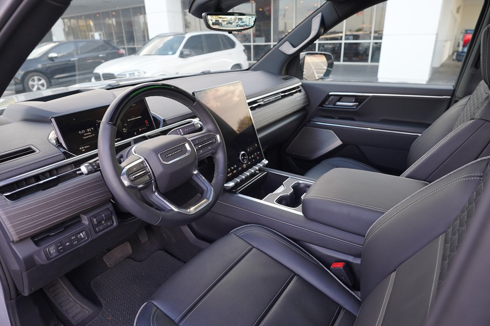2025 GMC Sierra EV Denali - Photo 17