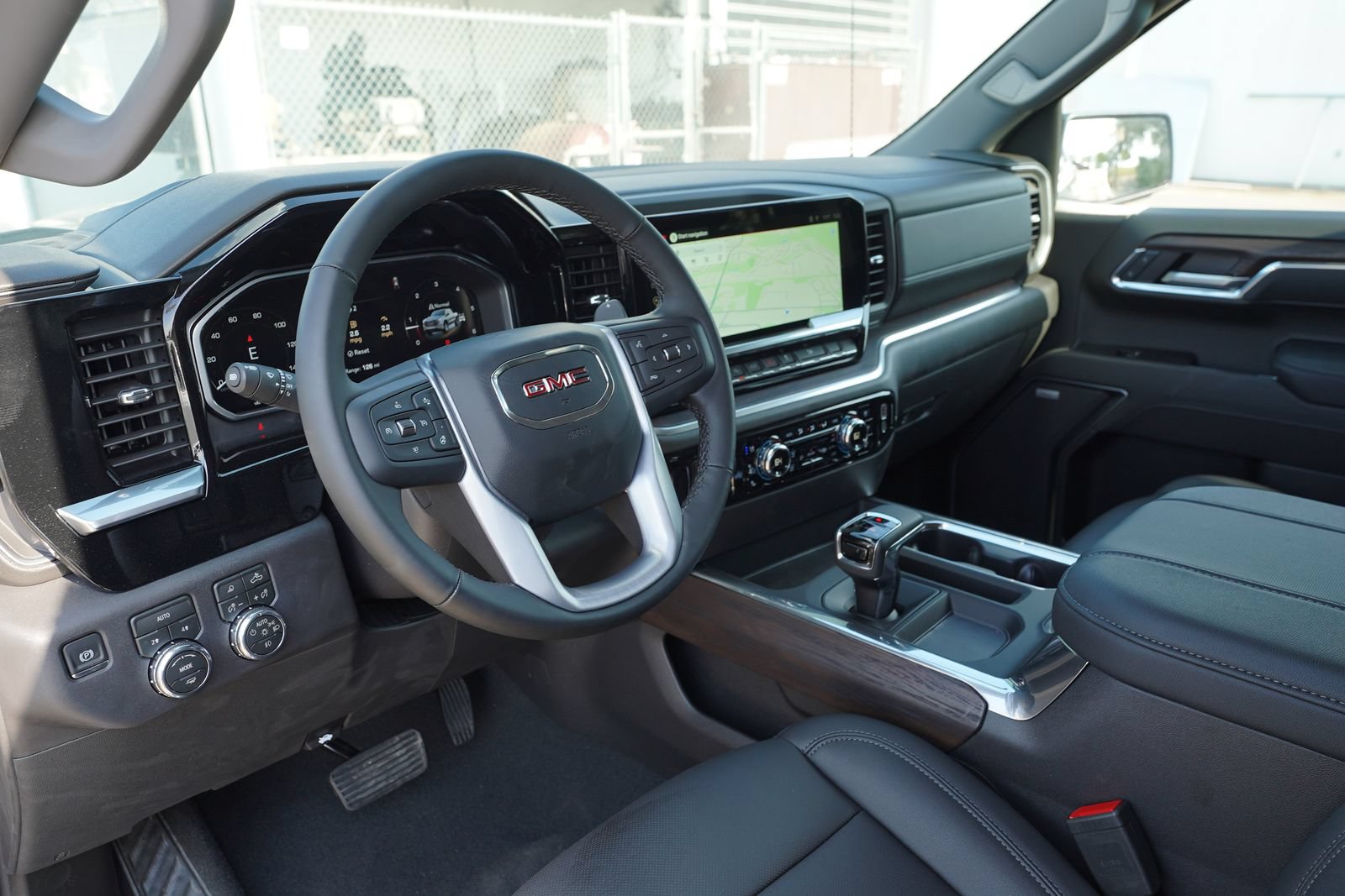 2026 GMC Sierra 1500 SLT - Photo 17