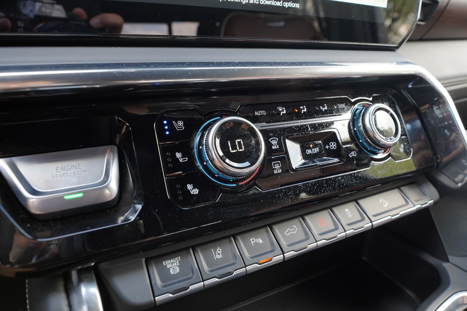 2026 GMC Sierra 2500HD Denali Ultimate - Photo 15