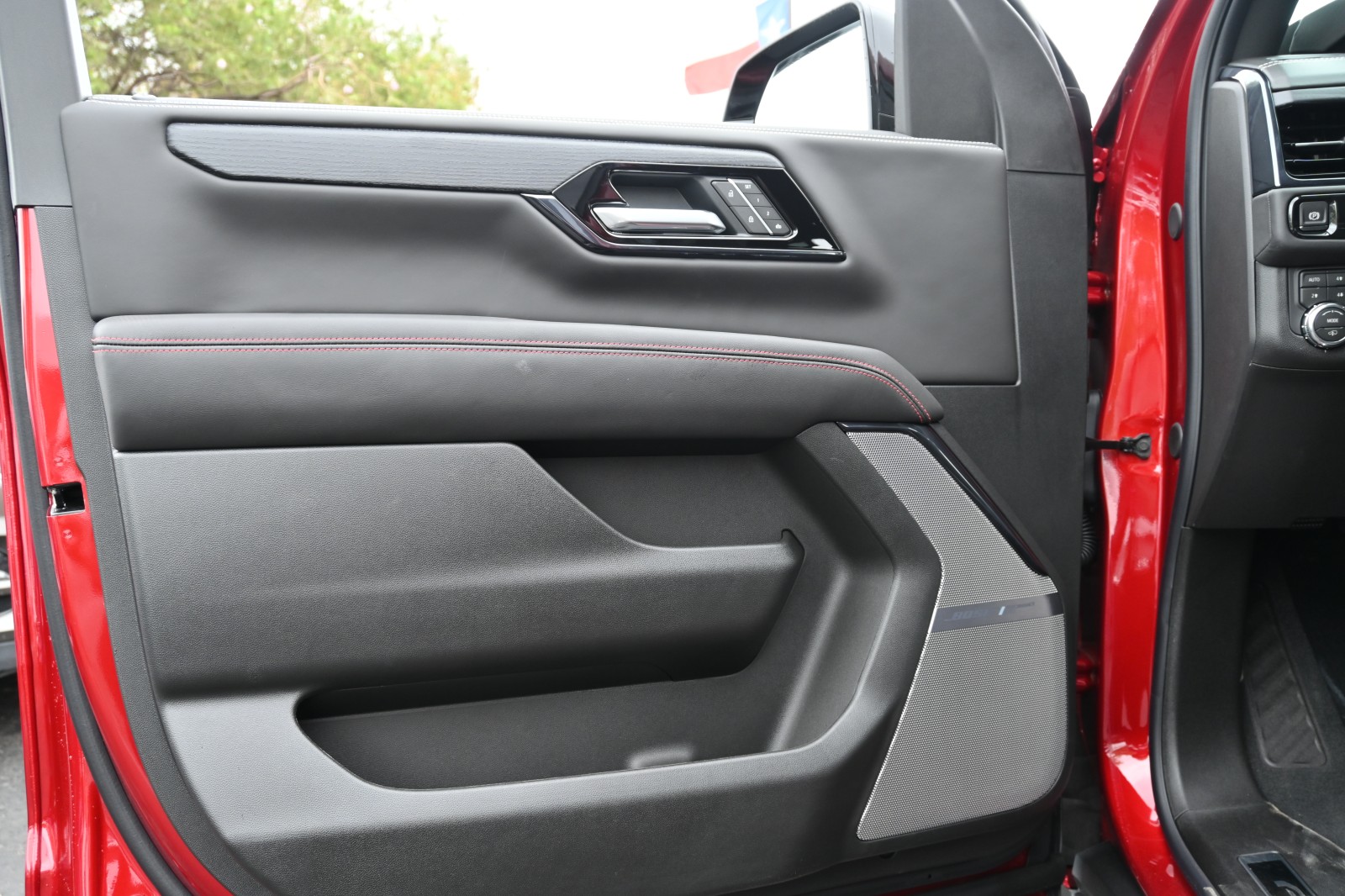 2027 GMC Yukon AT4 Ultimate - Photo 19