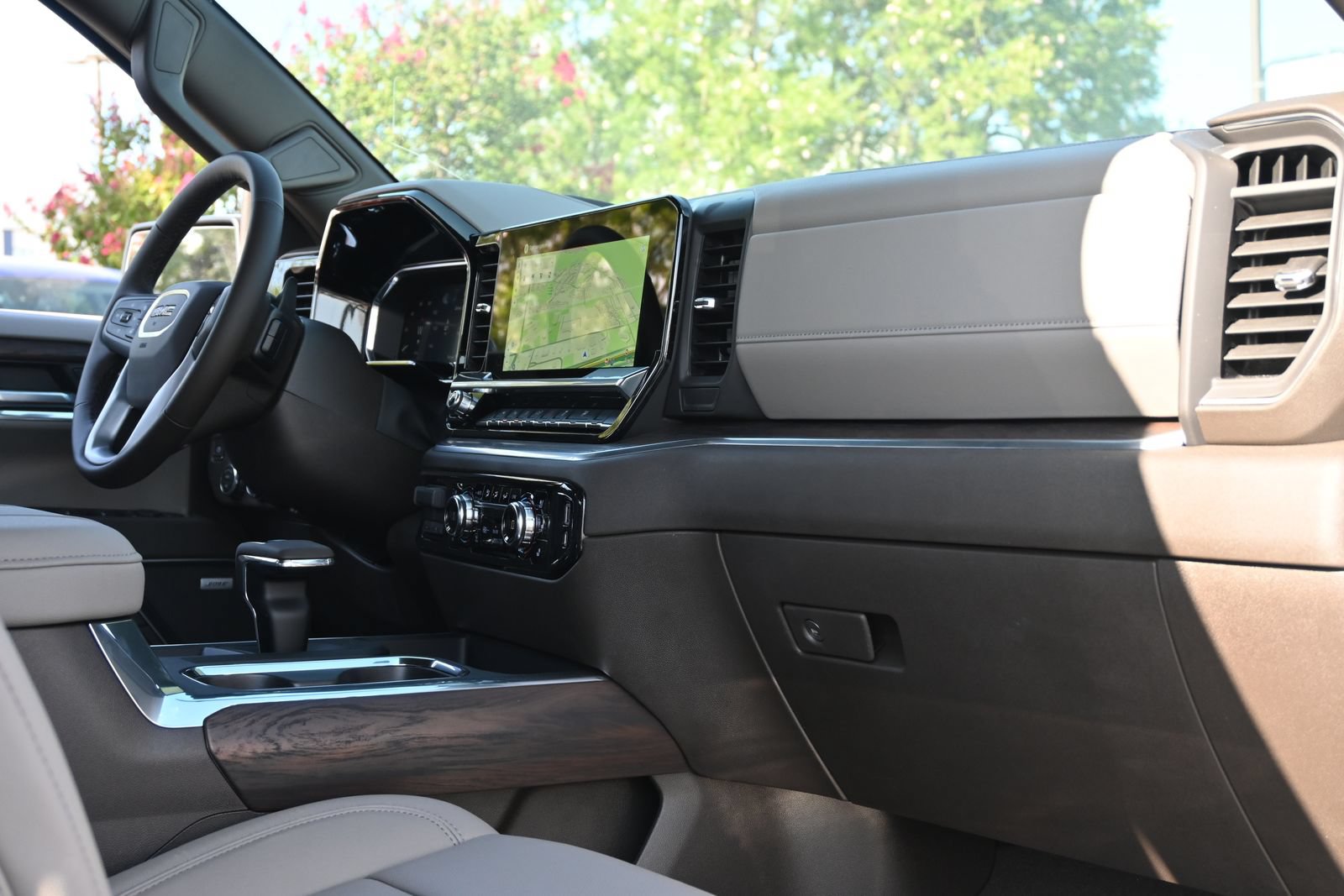 2026 GMC Sierra 1500 SLT - Photo 23