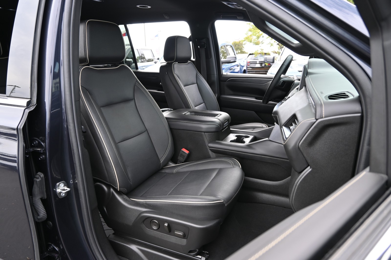 2023 GMC Yukon XL SLT - Photo 26