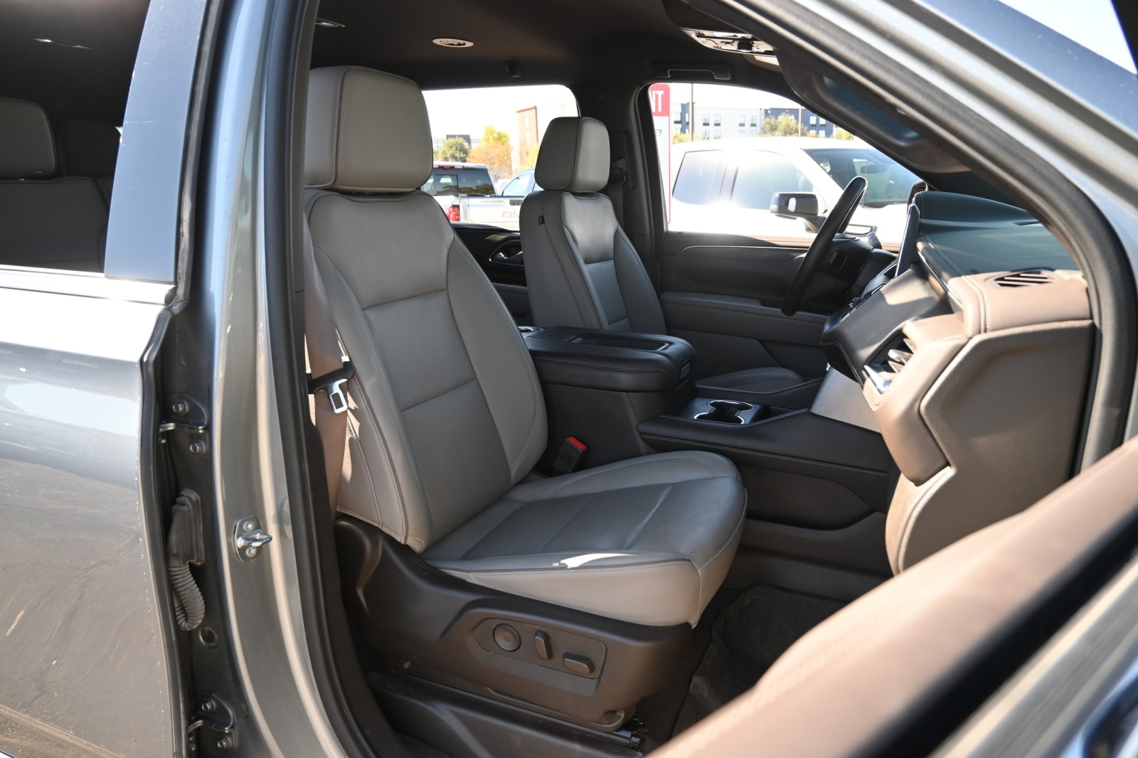 2023 GMC Yukon XL SLT - Photo 27