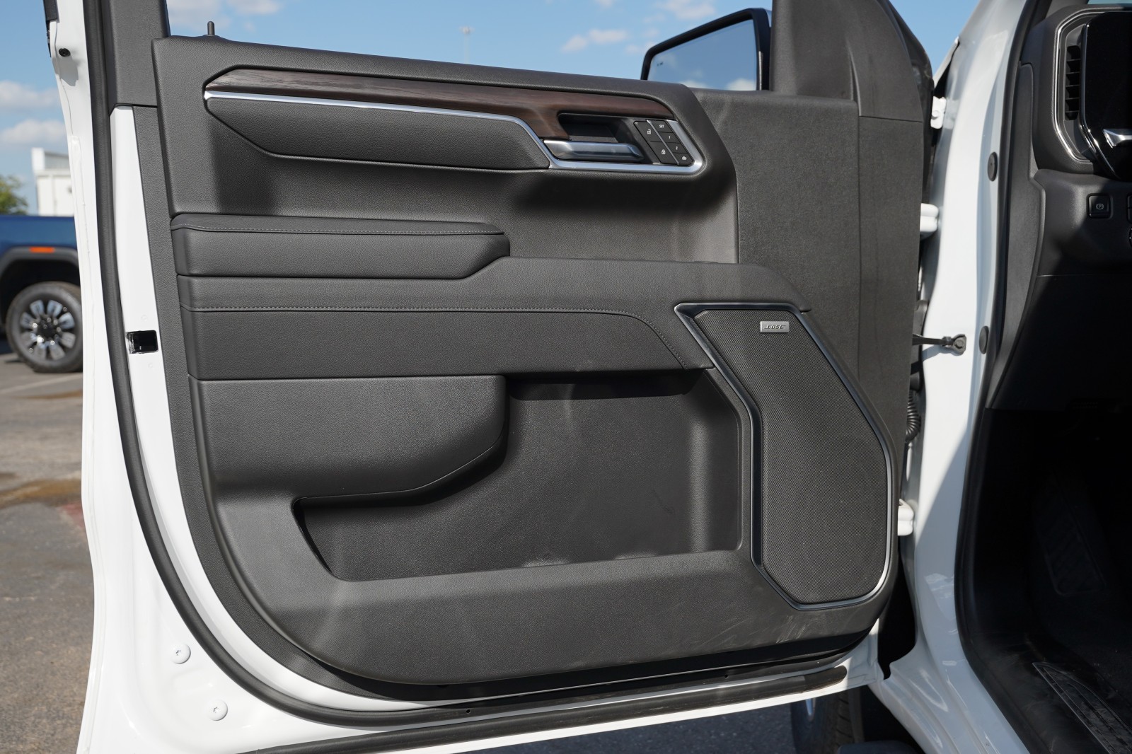 2026 GMC Sierra 1500 SLT - Photo 19
