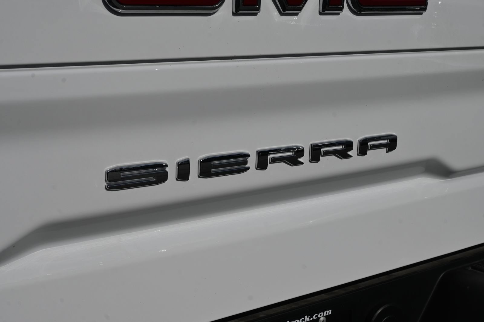 2026 GMC Sierra 1500 SLT - Photo 21