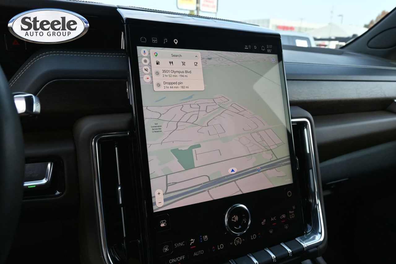 2025 GMC Yukon Denali Ultimate - Photo 12