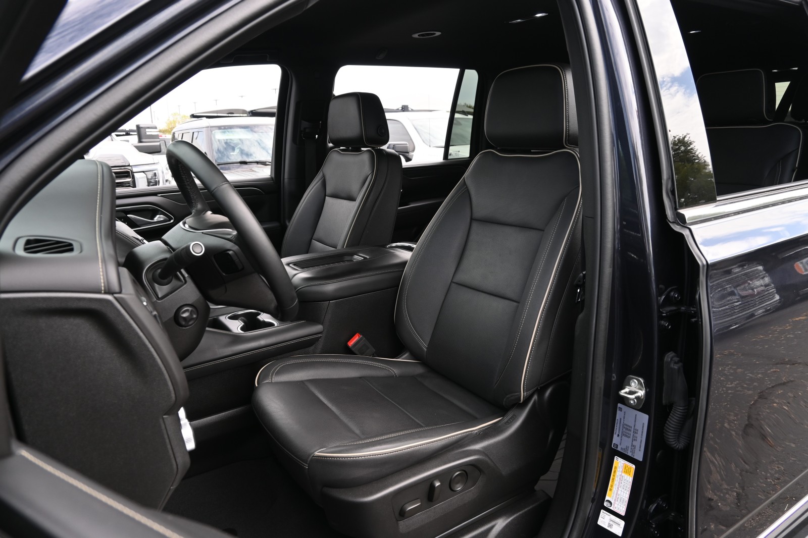 2023 GMC Yukon XL SLT - Photo 18