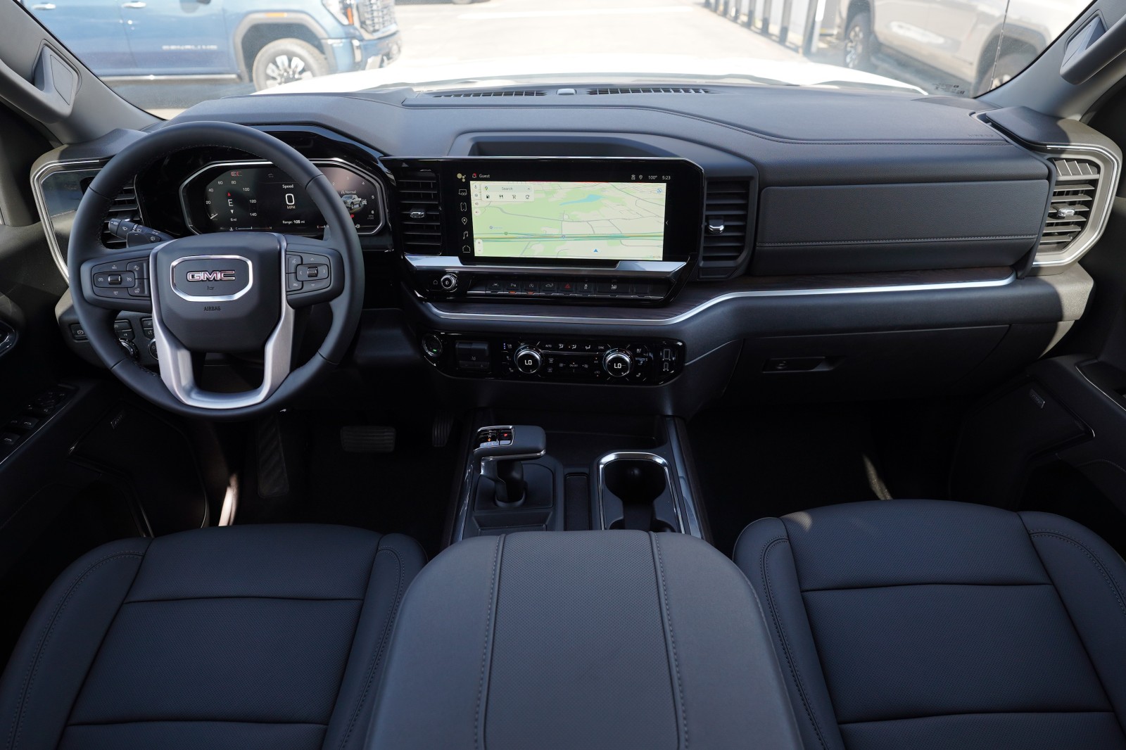 2026 GMC Sierra 1500 SLT - Photo 7