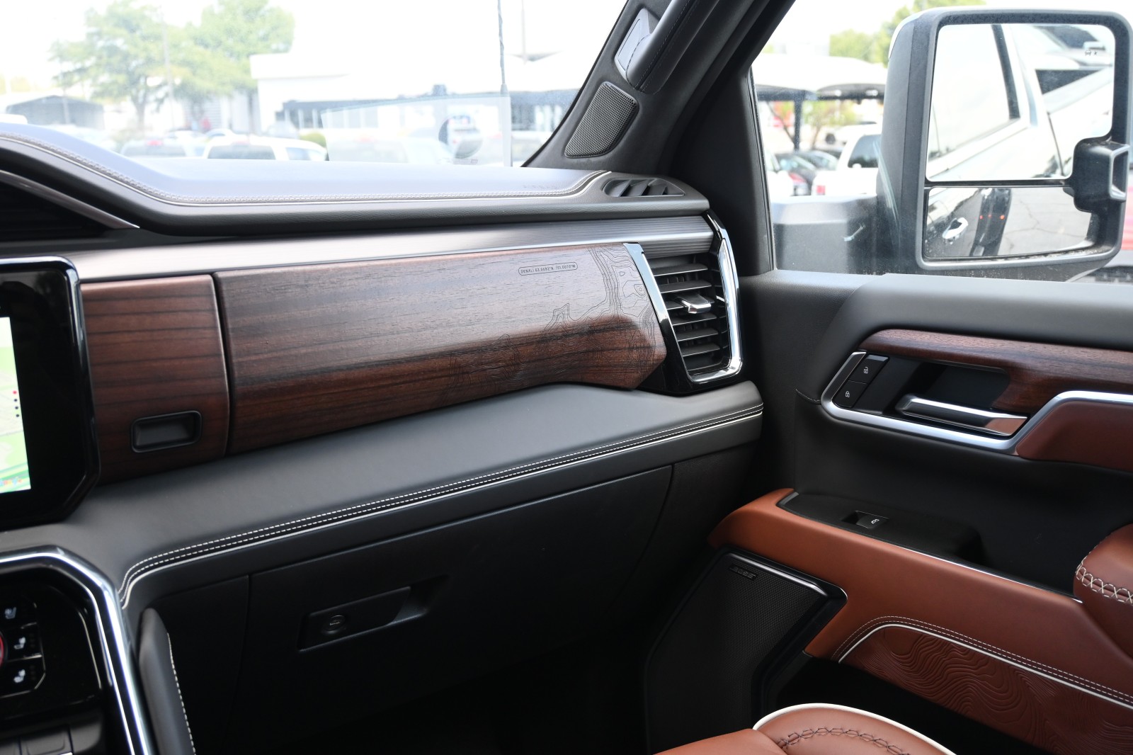 2026 GMC Sierra 3500HD Denali Ultimate - Photo 8