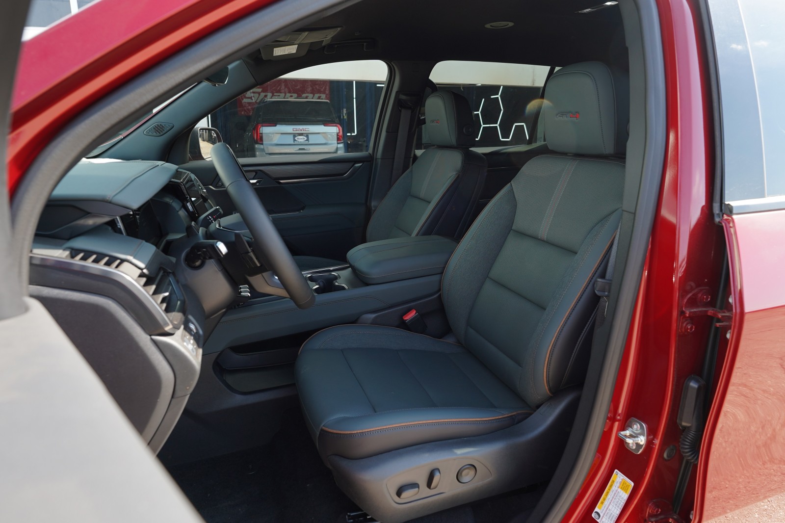 2026 GMC Acadia AT4 - Photo 18