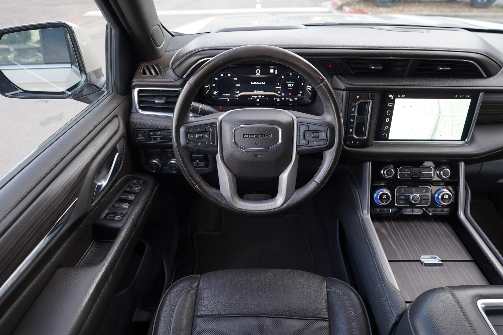 2022 GMC Yukon Denali - Photo 9