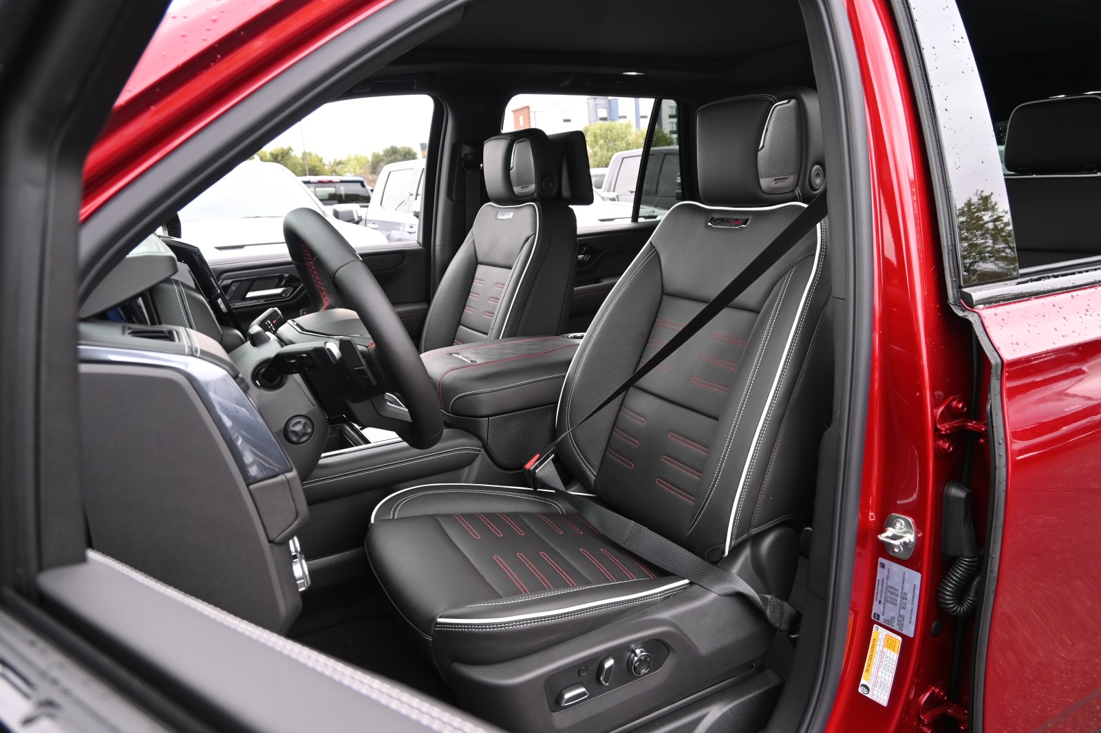 2027 GMC Yukon AT4 Ultimate - Photo 18
