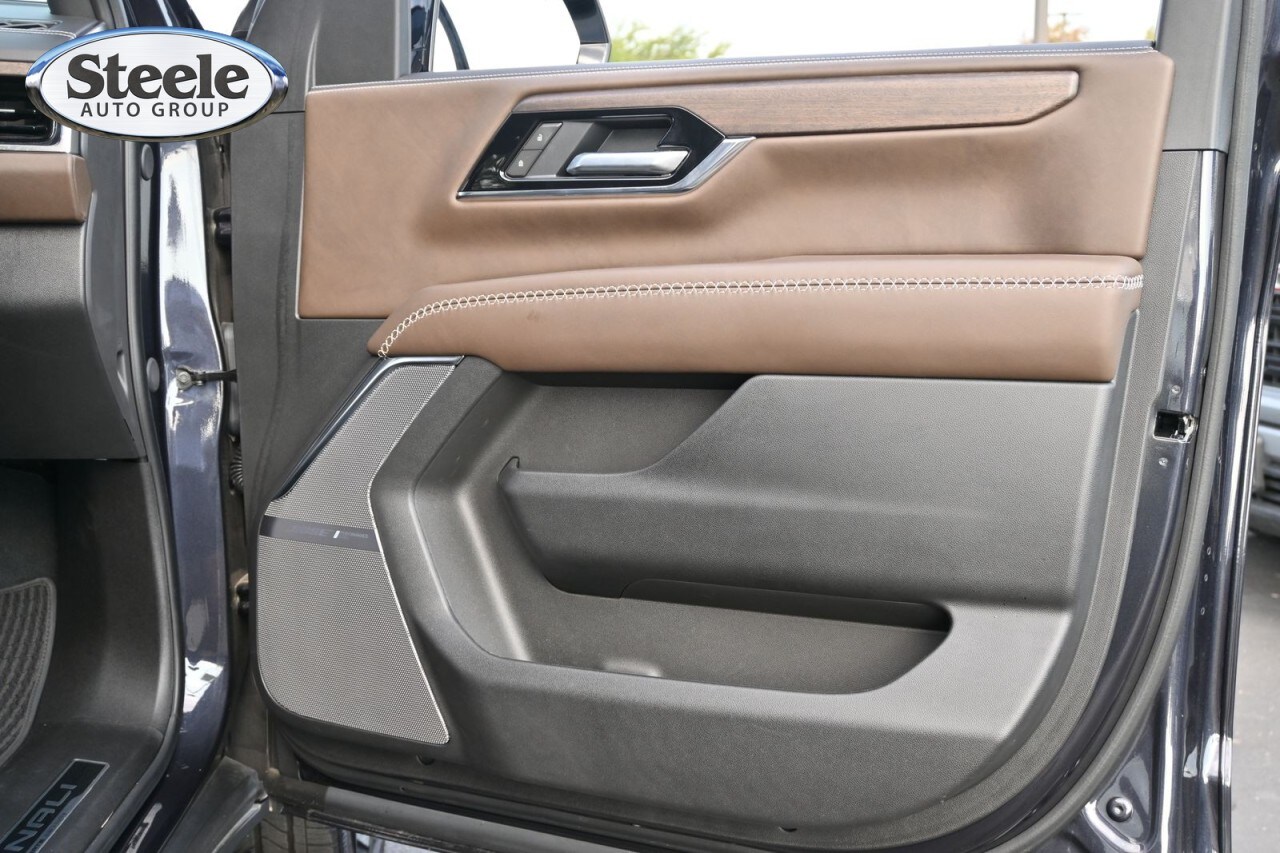 2025 GMC Yukon Denali Ultimate - Photo 28