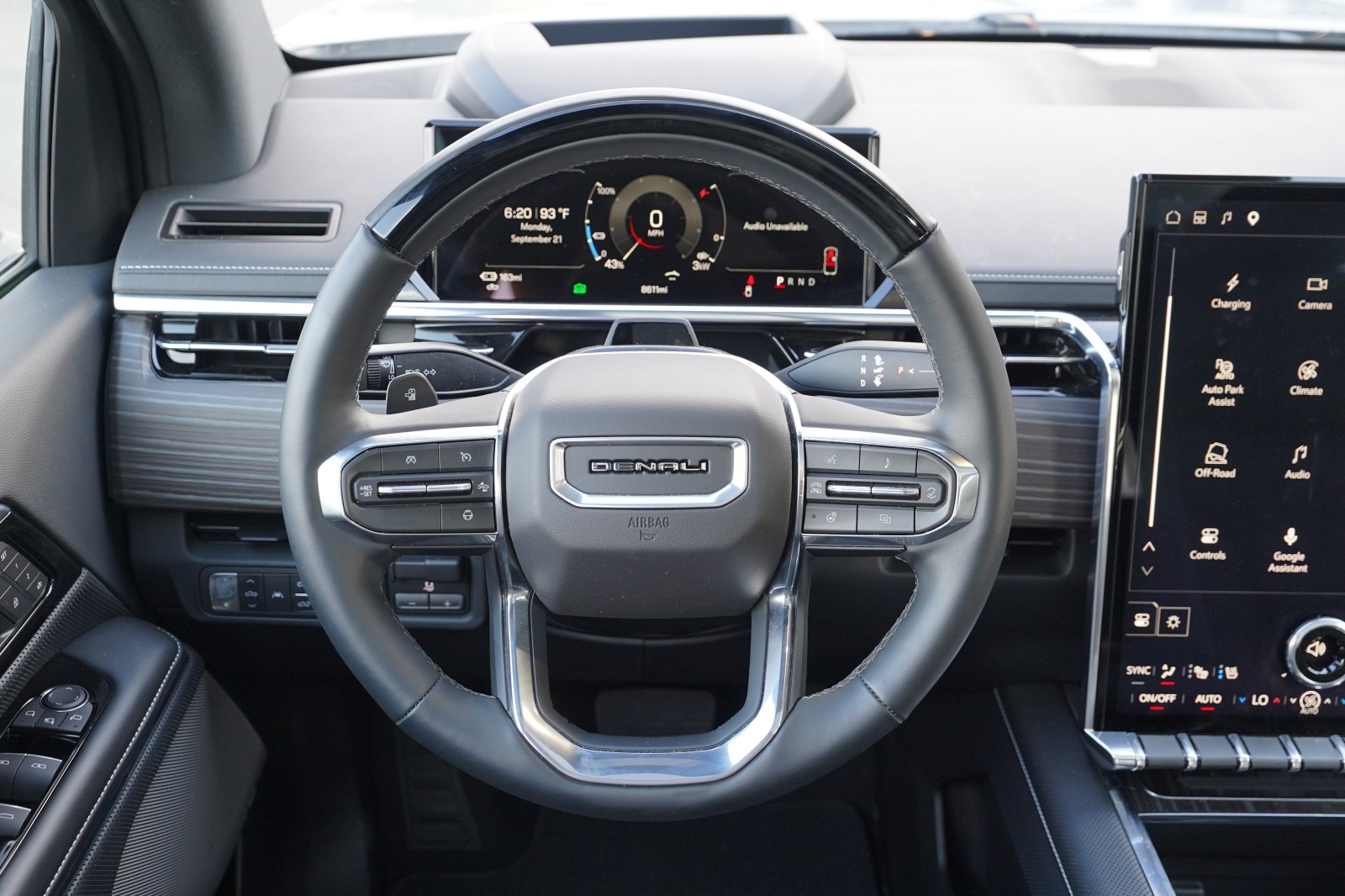 2025 GMC Sierra EV Denali - Photo 10