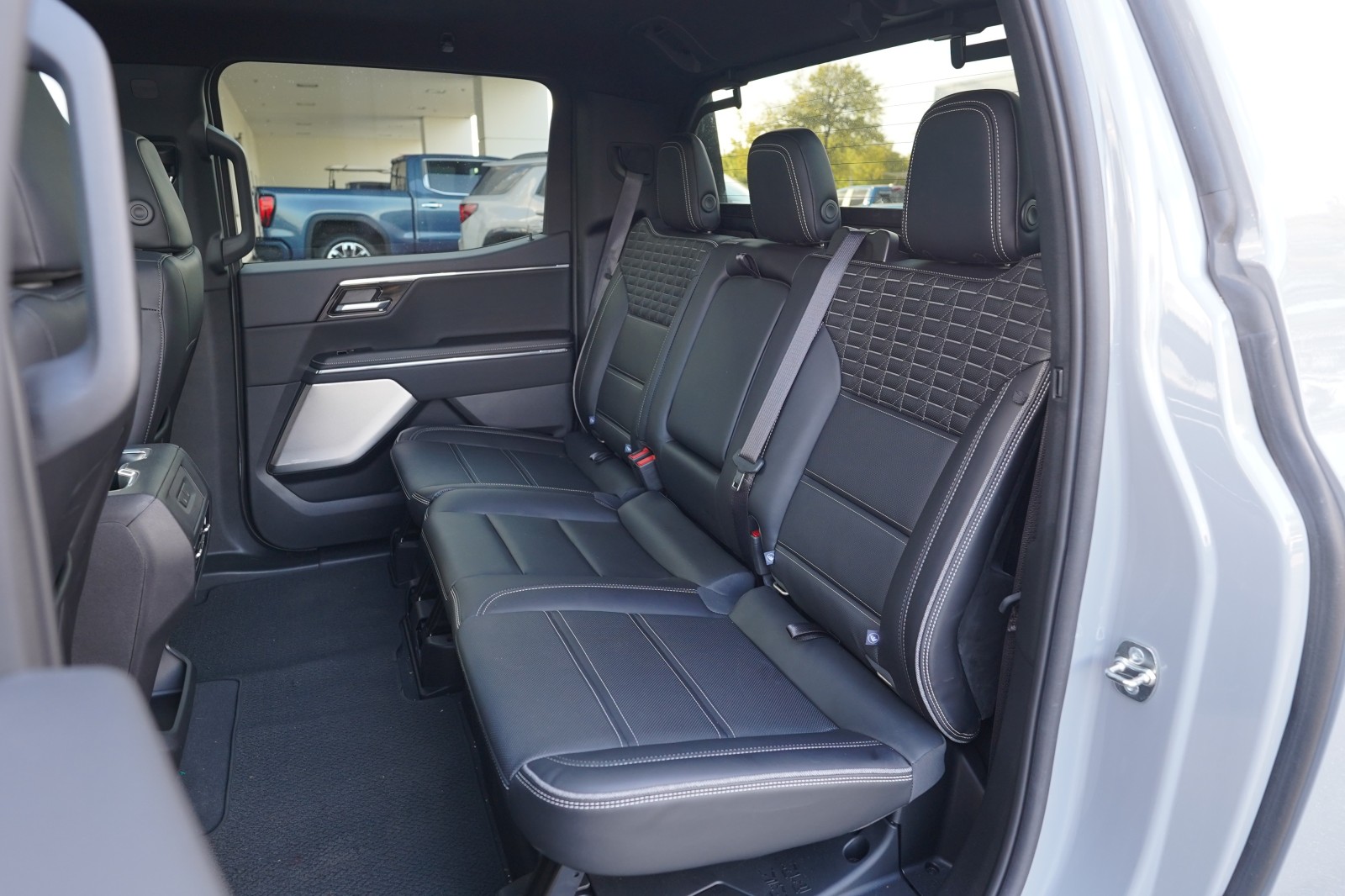 2025 GMC Sierra EV Denali - Photo 20