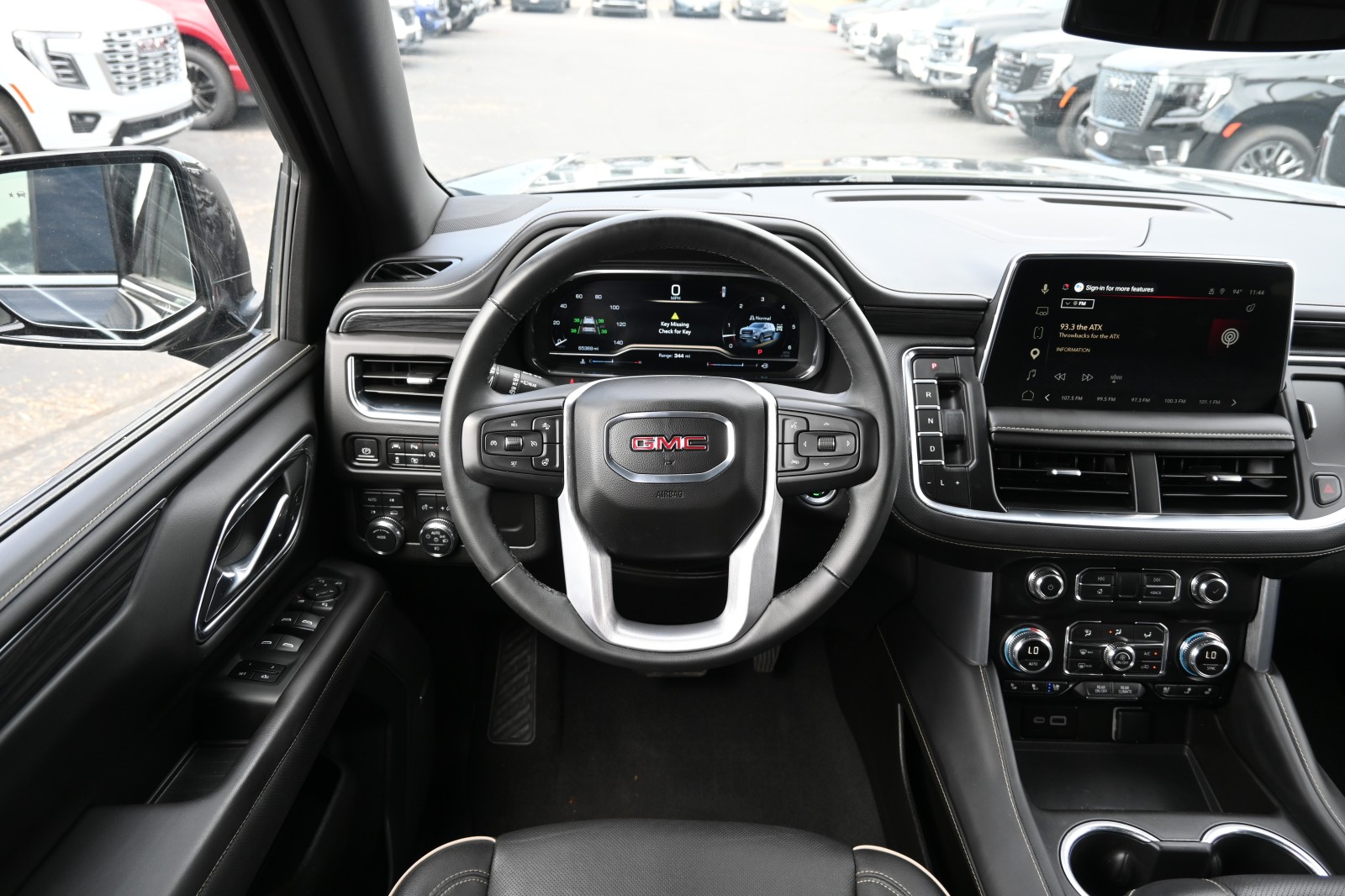 2023 GMC Yukon XL SLT - Photo 9