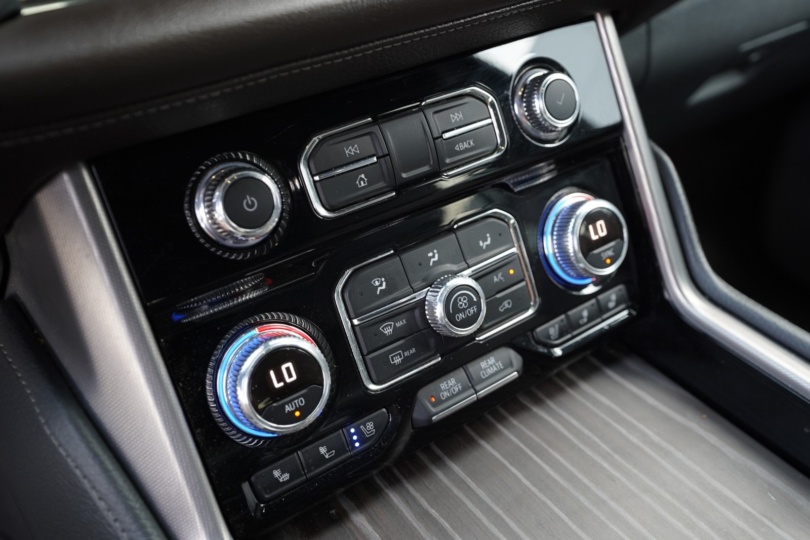 2022 GMC Yukon Denali - Photo 15