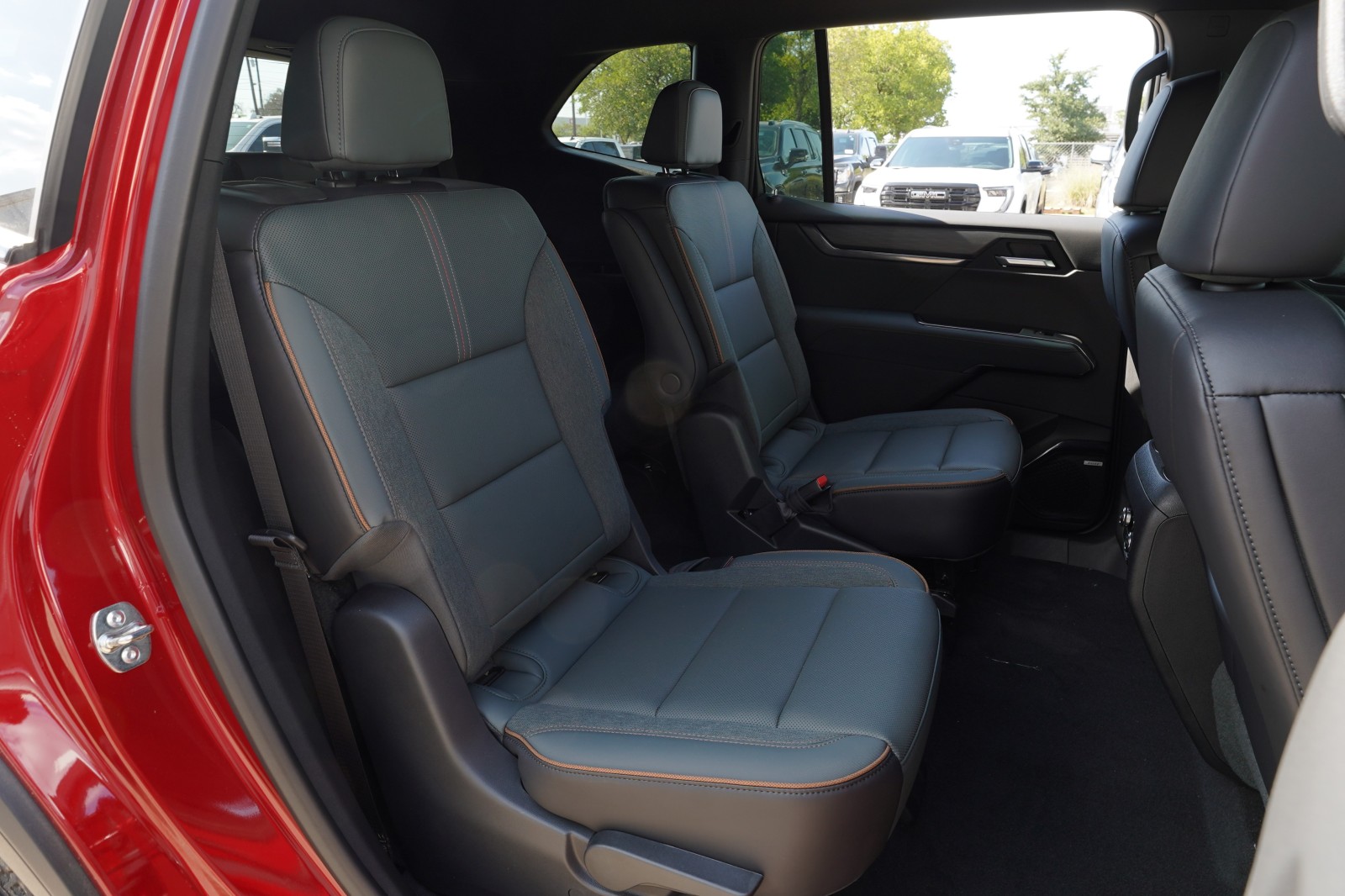 2026 GMC Acadia AT4 - Photo 25