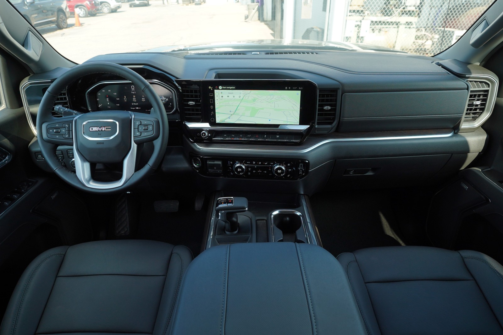 2026 GMC Sierra 1500 SLT - Photo 7