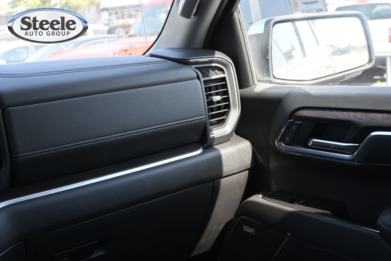 2026 GMC Sierra 1500 SLT - Photo 8
