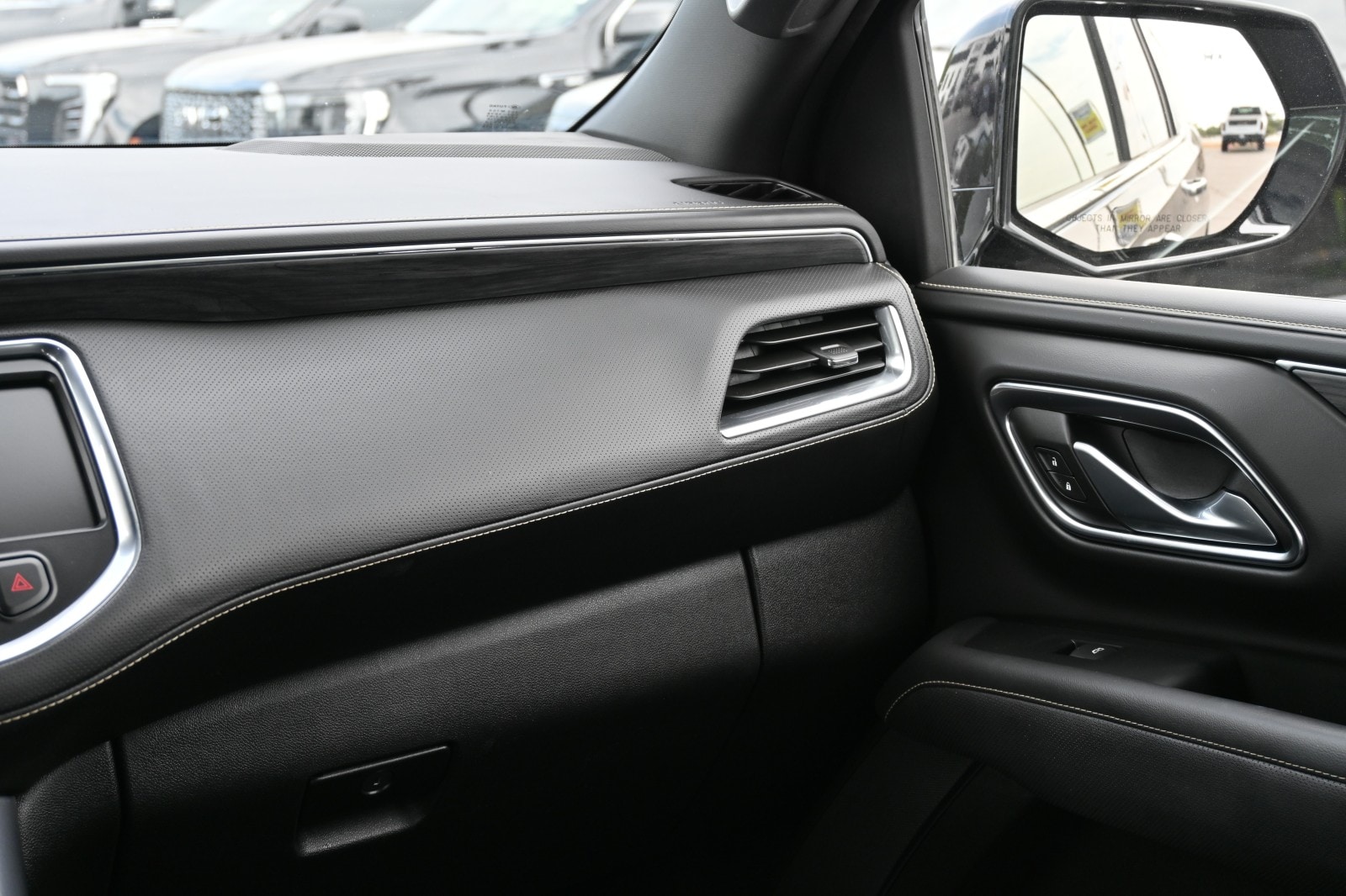 2023 GMC Yukon XL SLT - Photo 8