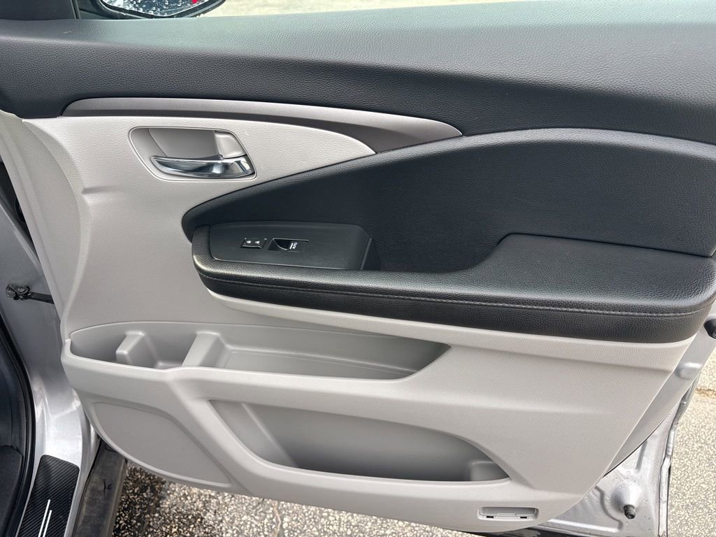 2022 Honda Pilot SE - Photo 47
