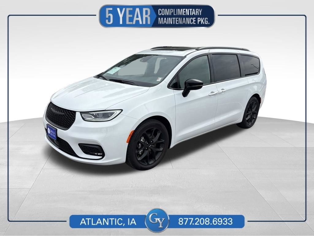 2025 Chrysler Pacifica Limited's photo