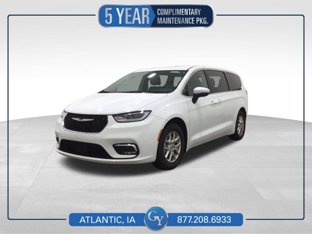 Used 2023 Chrysler Pacifica Touring L