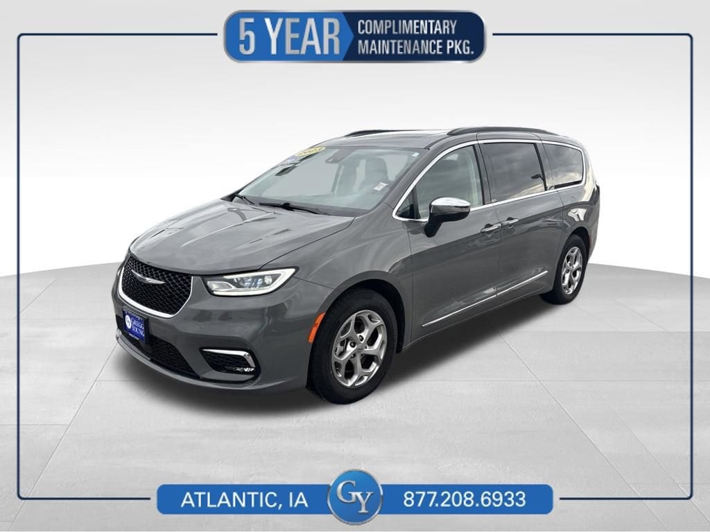 2023 Chrysler Pacifica Limited's photo