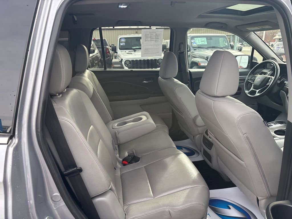 2022 Honda Pilot SE - Photo 43
