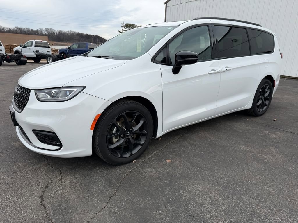 2025 Chrysler Pacifica