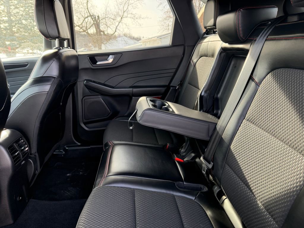 2023 Ford Escape ST-Line Elite - Photo 31