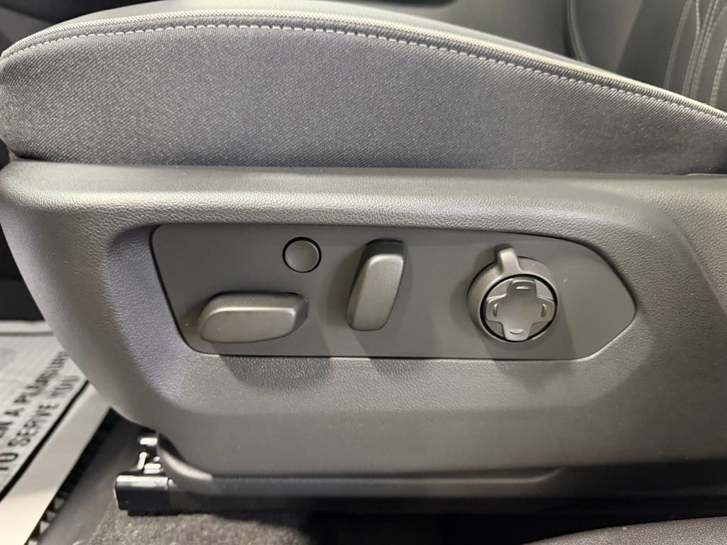 2026 Buick Envision Avenir - Photo 17