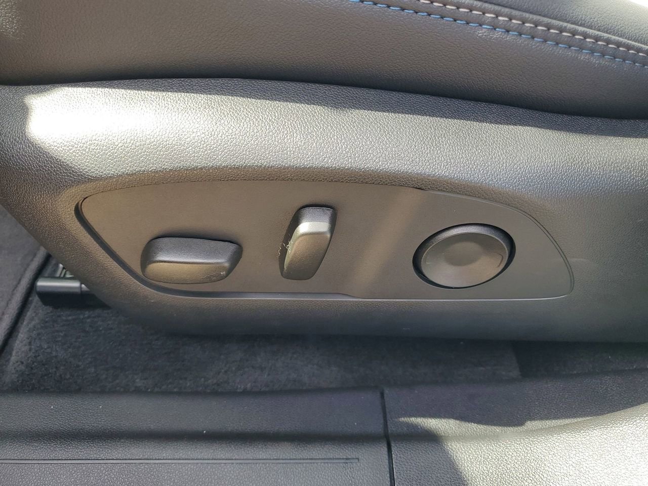 2025 Chevrolet Equinox EV LT - Photo 18