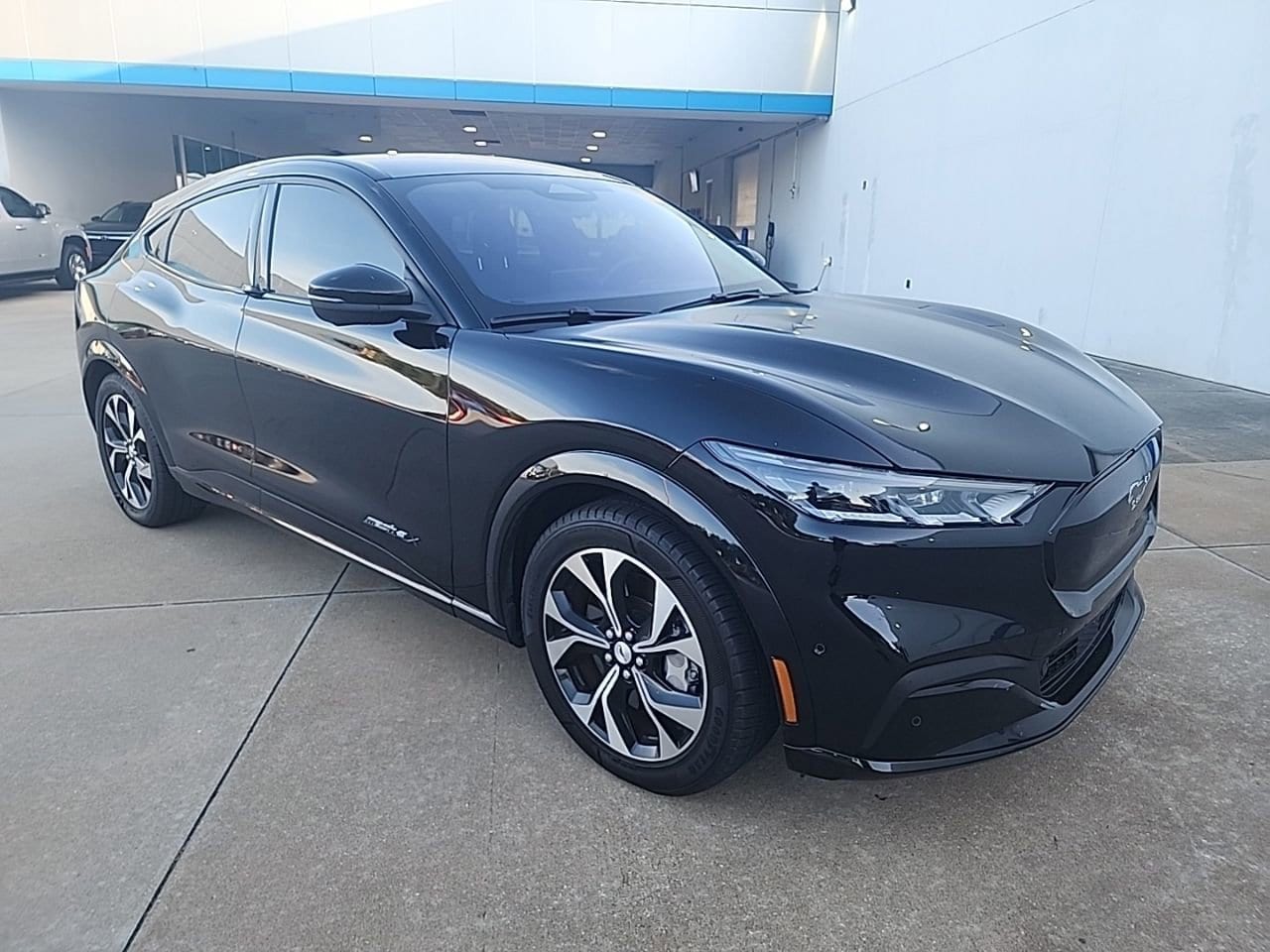 2022 Ford Mustang-Mach-e Premium's photo