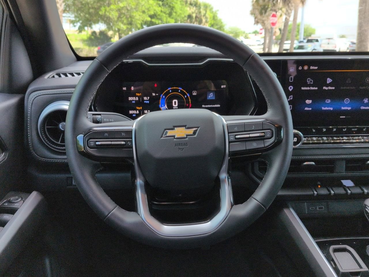 2025 Chevrolet Colorado LT - Photo 11