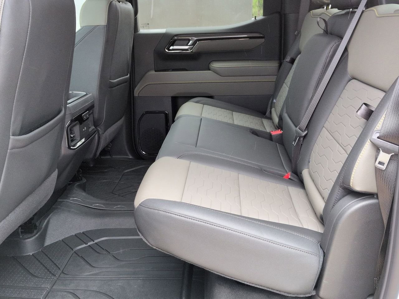 2026 Chevrolet Silverado 1500 ZR2 - Photo 23