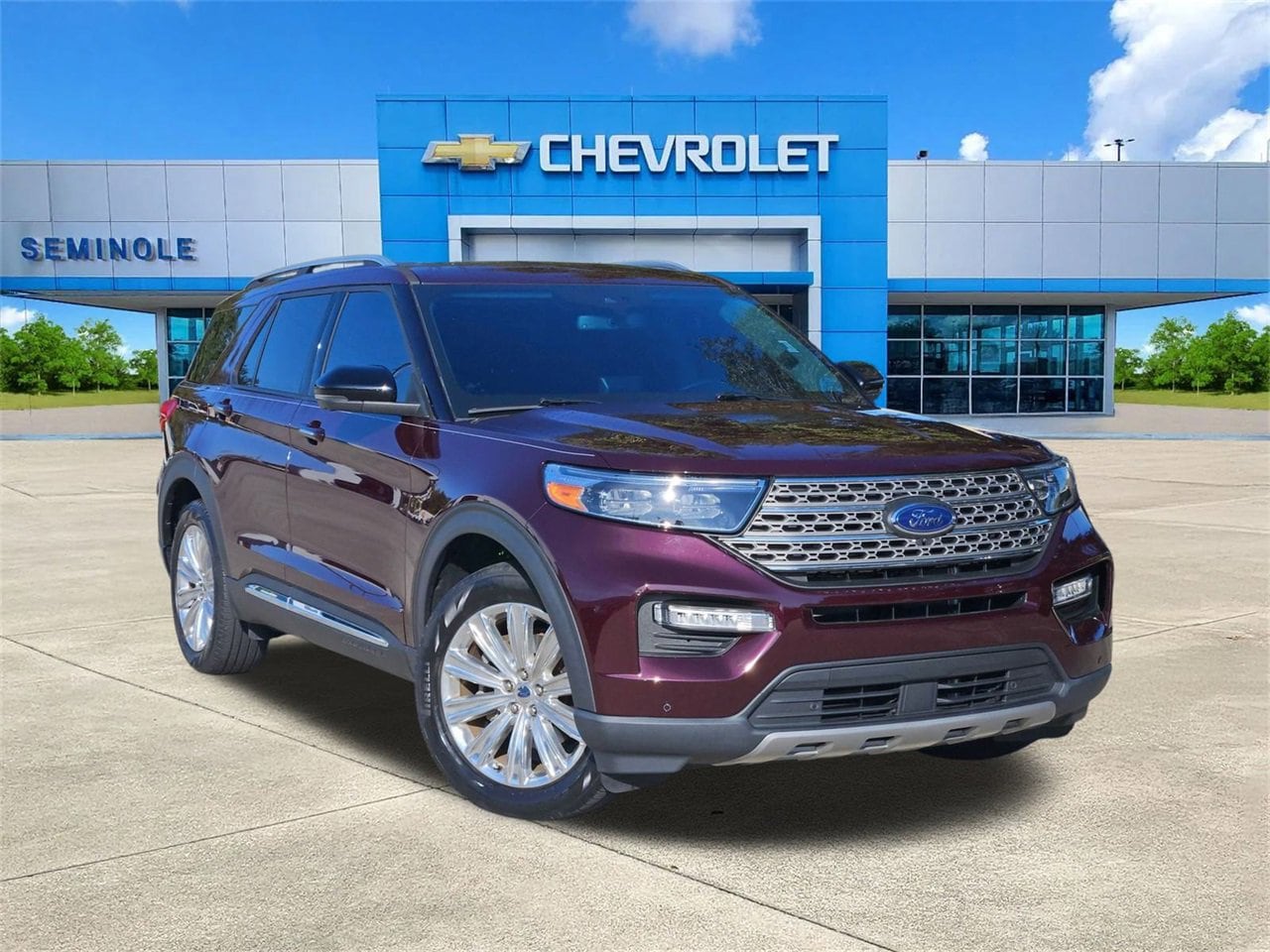 2023 Ford Explorer Limited's photo
