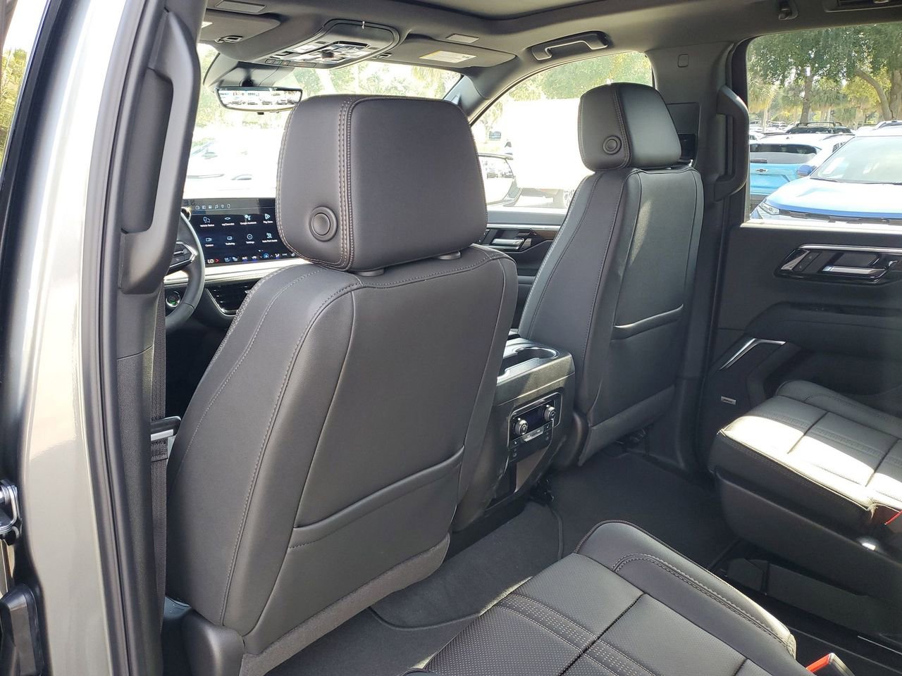 2026 Chevrolet Suburban High Country - Photo 10