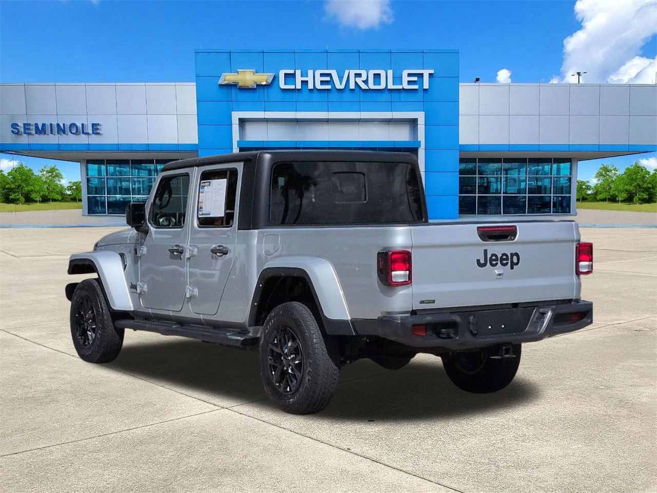 View vehicle photo 3