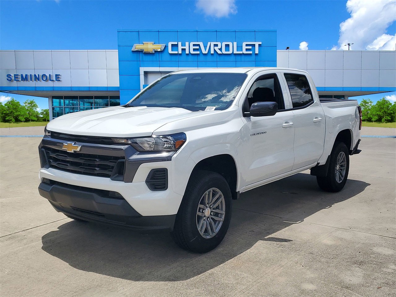2026 Chevrolet Colorado LT photo 2