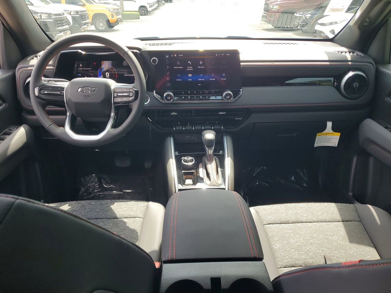 2025 Chevrolet Colorado Z71 - Photo 12