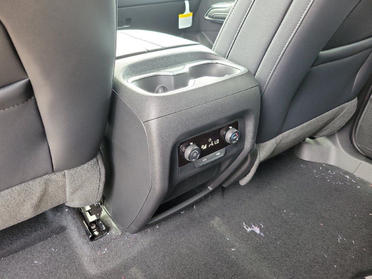2027 Chevrolet Traverse LT - Photo 10