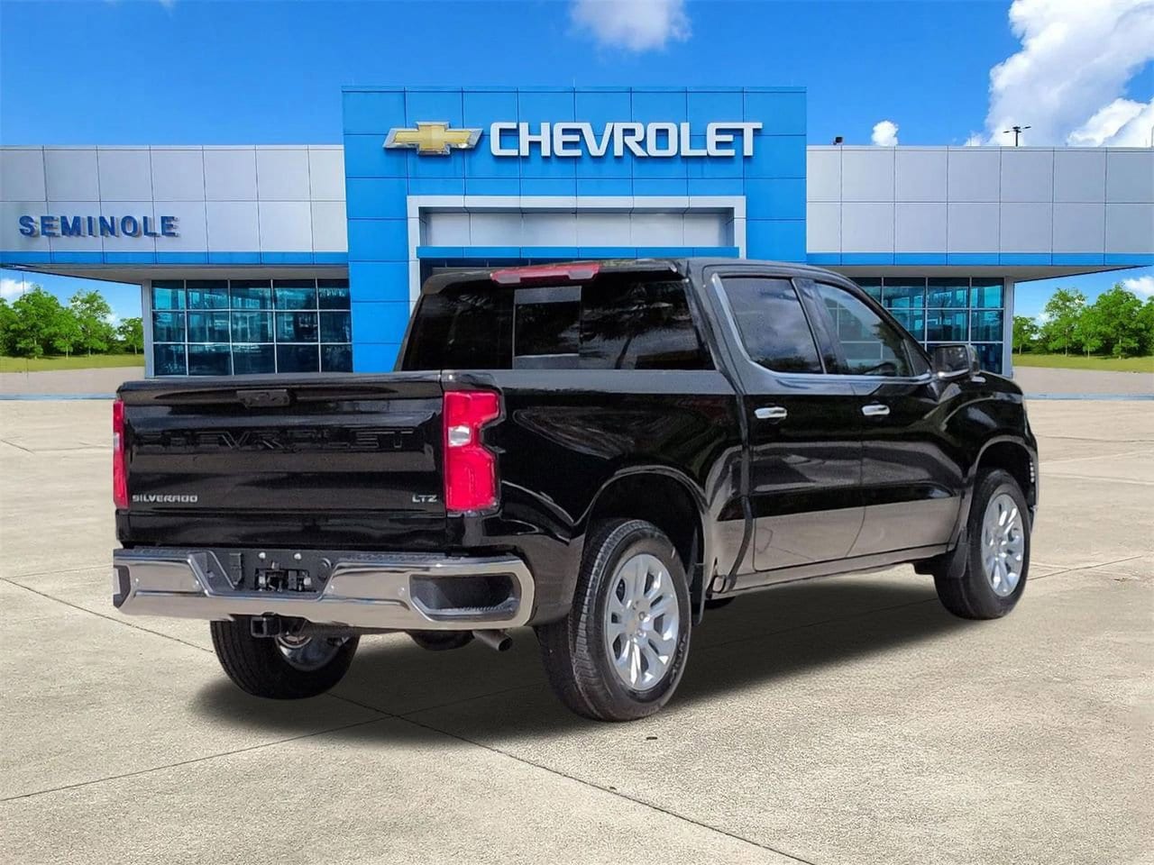 View vehicle photo 4