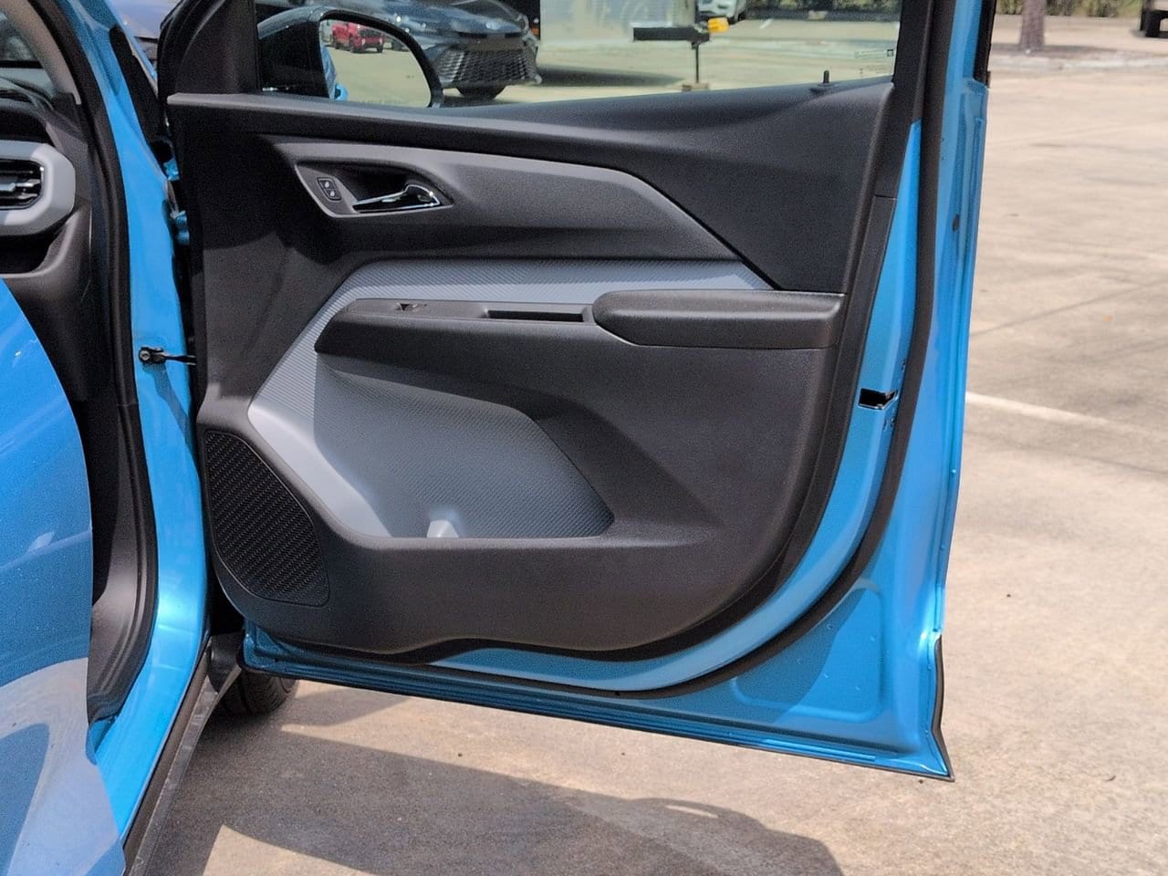 2027 Chevrolet Bolt LT - Photo 19