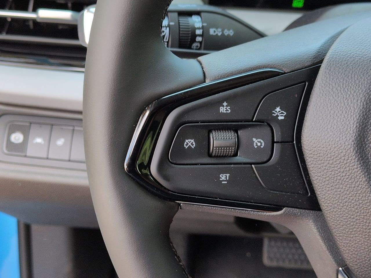 2027 Chevrolet Bolt LT - Photo 11