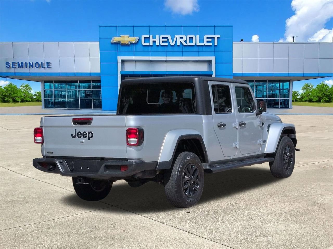 View vehicle photo 4
