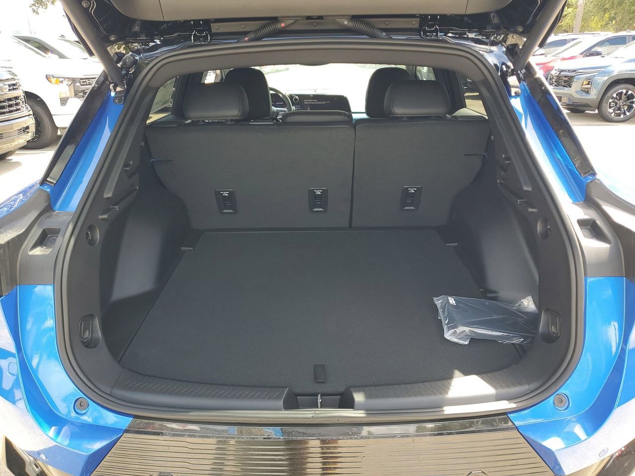 2025 Chevrolet Equinox EV LT - Photo 7