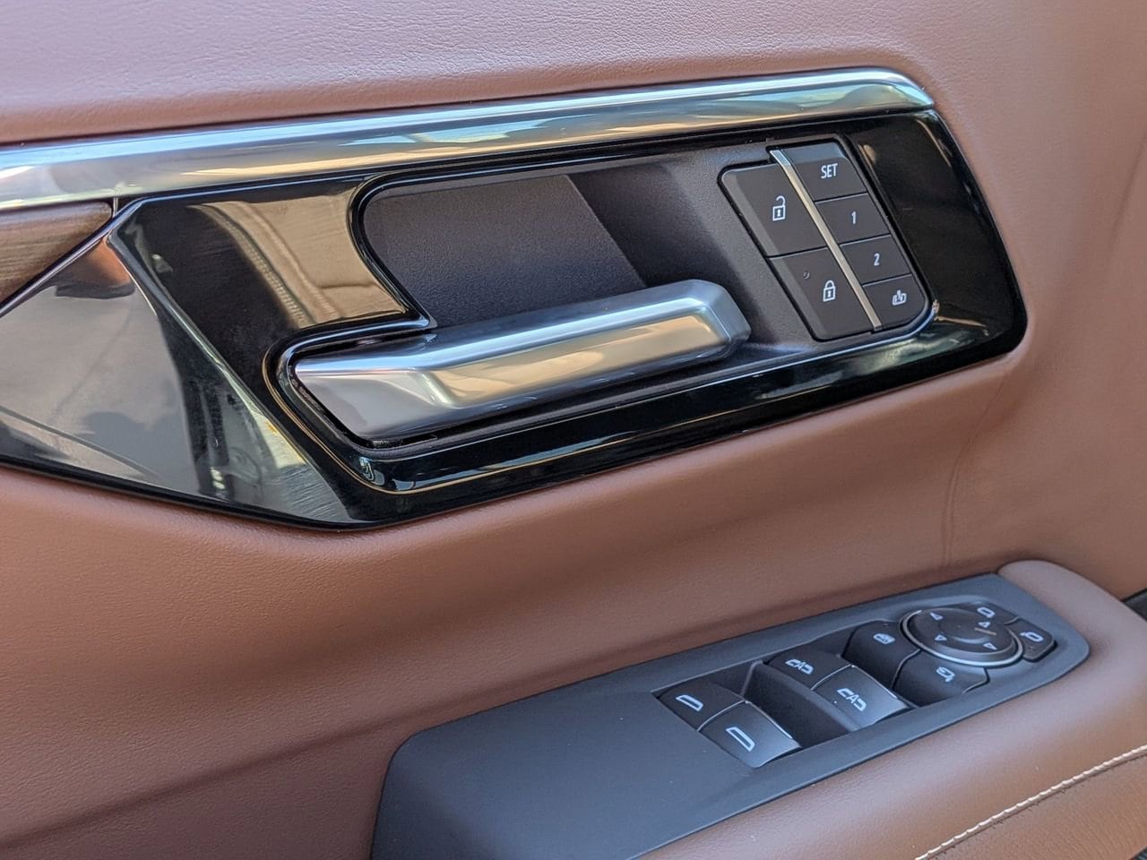 2026 Chevrolet Suburban High Country - Photo 8
